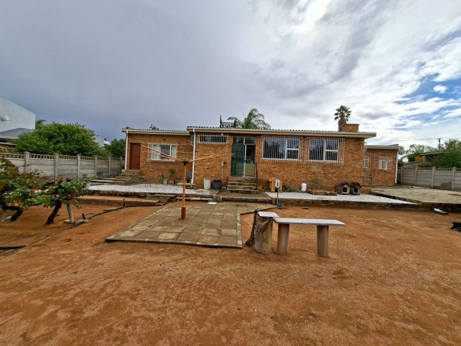 4 Bedroom Property for Sale in Vanrhynsdorp Western Cape